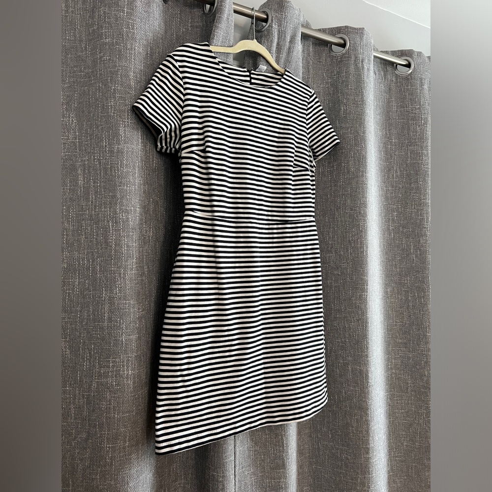 Old Navy black & white horizontal striped casual short sleeve dress - size Large